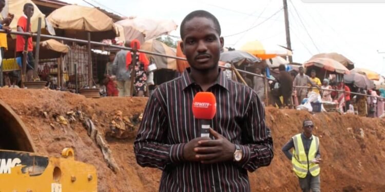#Alerte_SPPG_Journaliste_EnDanger : Le journaliste Mamoudou Boullèrè DIALLO a été interpellé ce dimanche soir sur le site du glissement de terrain à Manéah